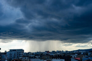マンション管理組合のための「ゲリラ豪雨」事前対応サービスという選択